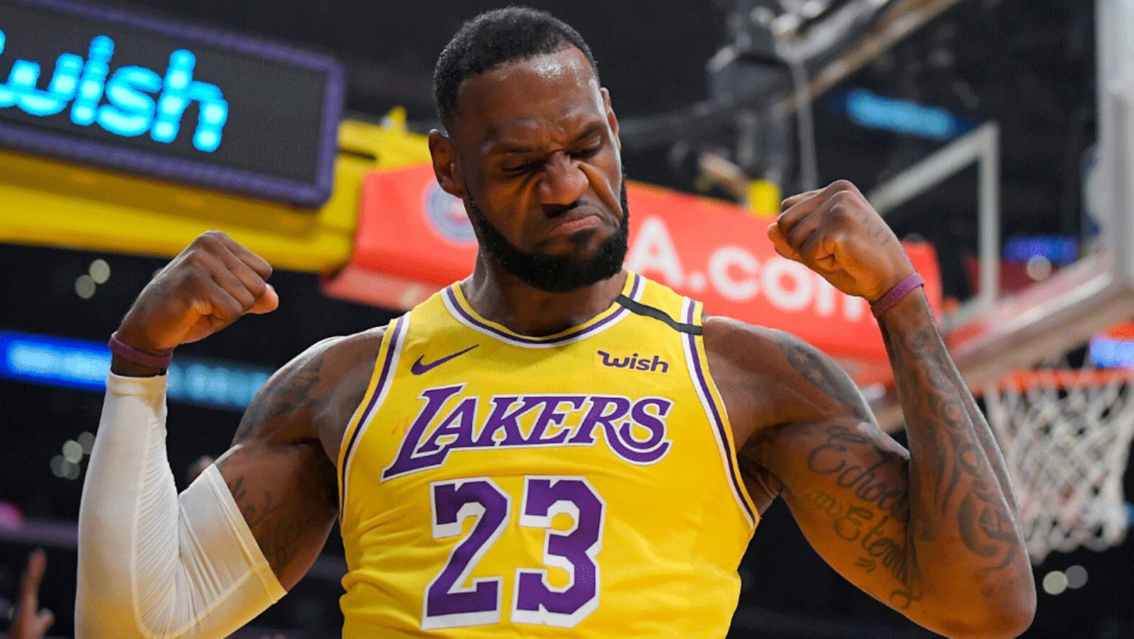LeBron James Clutch Los Angeles Lakers