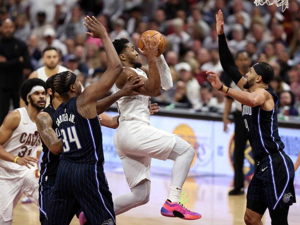 Cleveland domine Orlando dans le deuxième match des playoffs