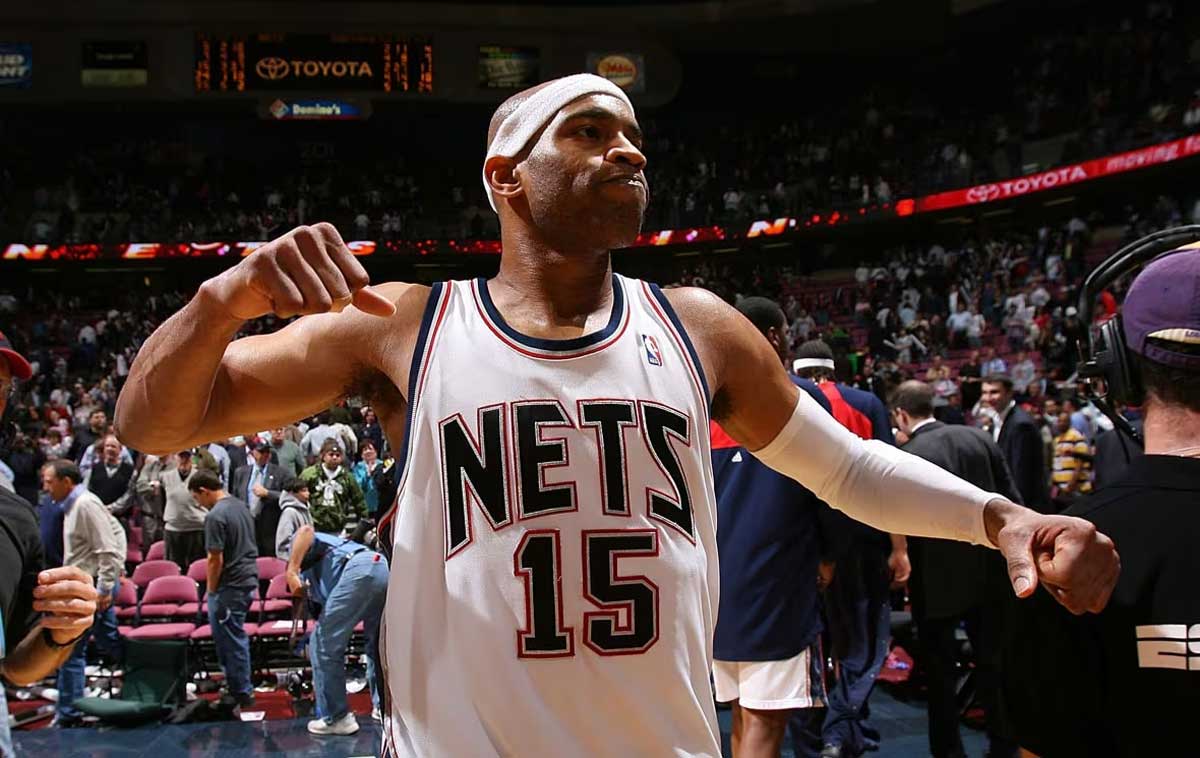 Lire la suite à propos de l’article Vince Carter honoré par les Nets : le numéro 15 monte au plafond