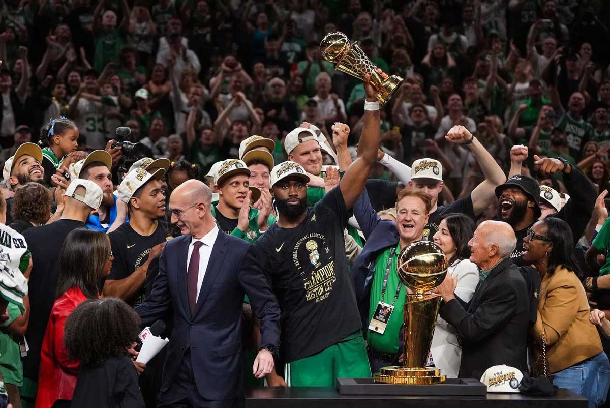 Lire la suite à propos de l’article Jaylen Brown élu MVP des finales NBA 2024