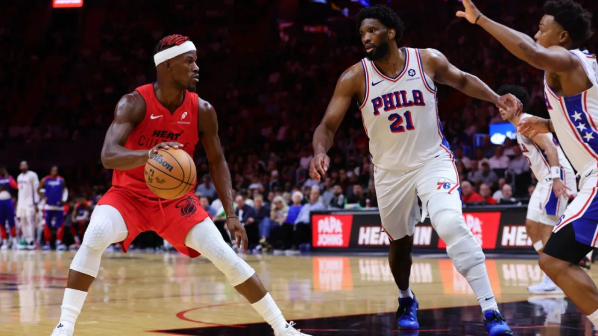 Jimmy Butler et Joel Embiid