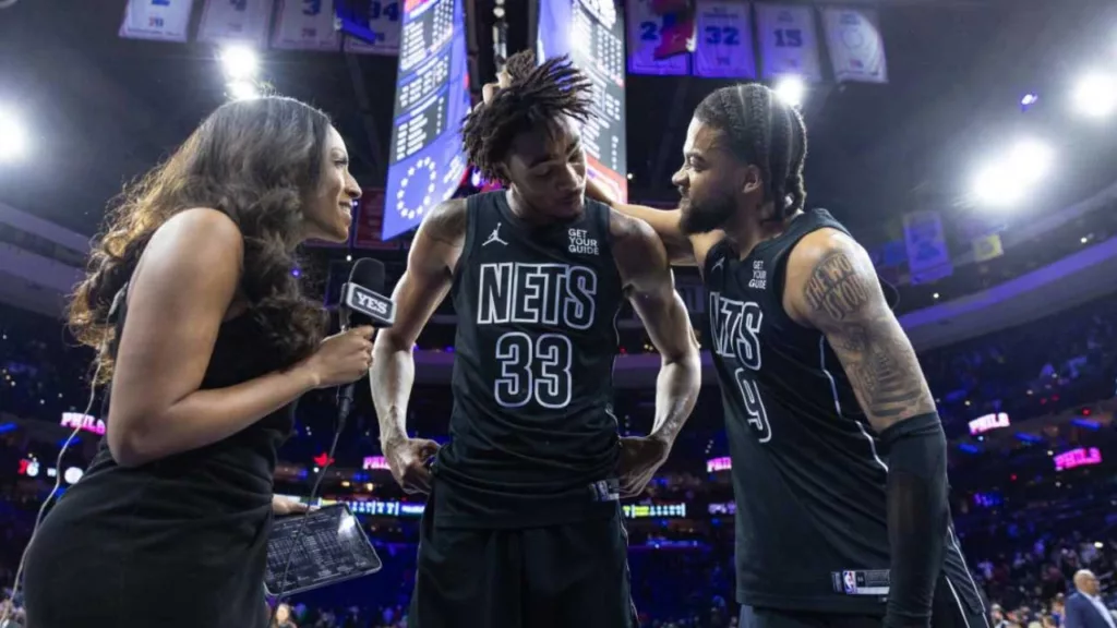 Nic Claxton met un buzzer contre les 76ers