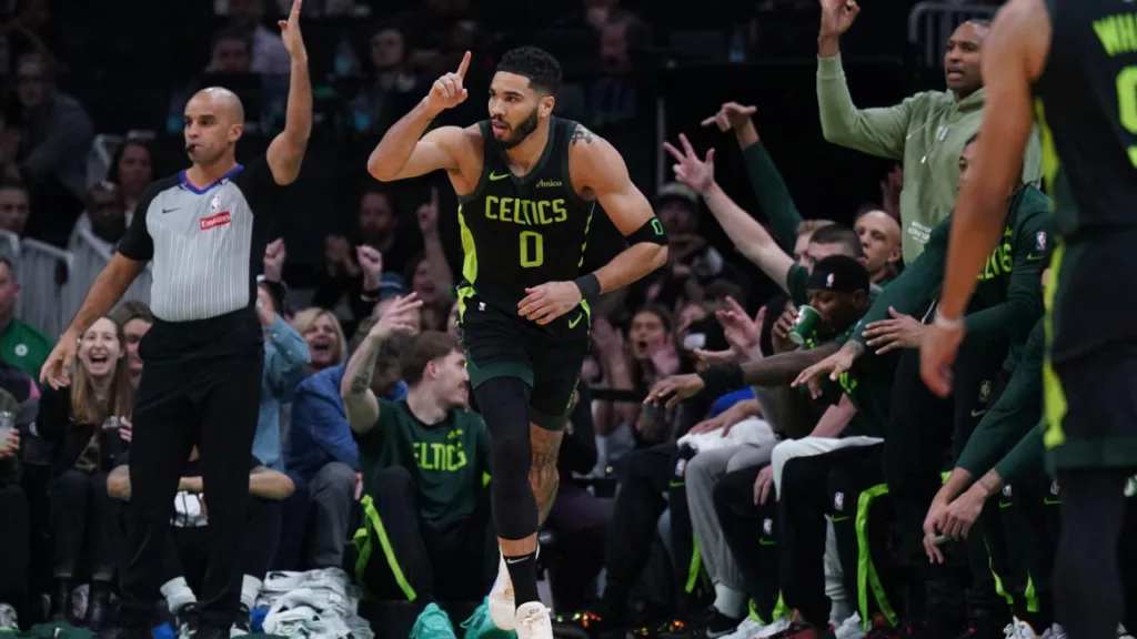 Jayson Tatum brille 76ers