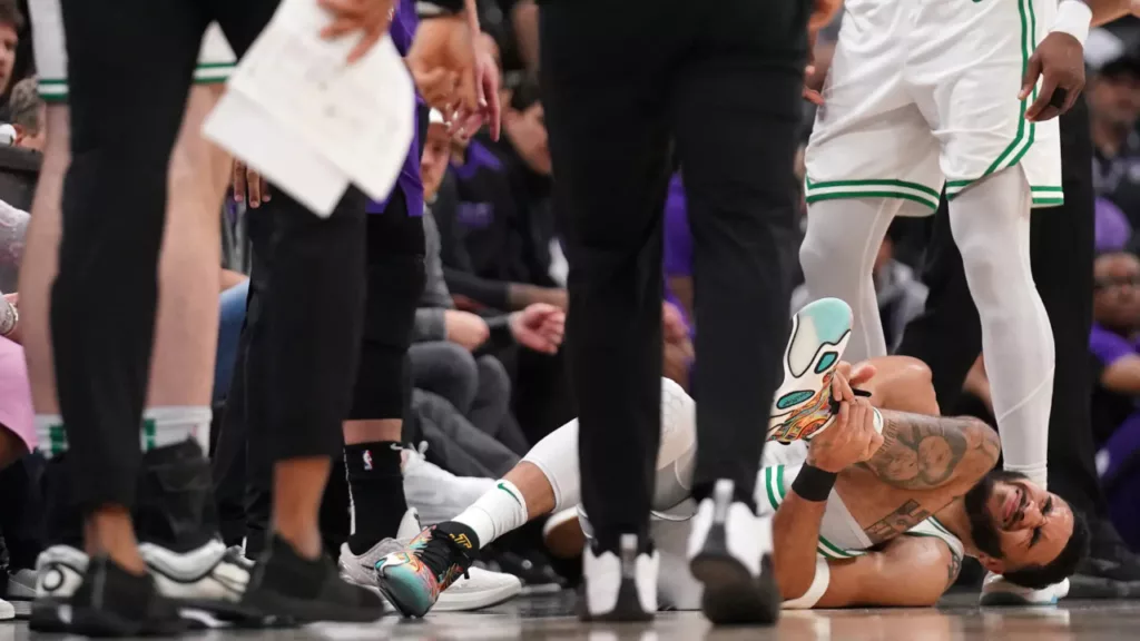 Jayson Tatum se blesse à la cheville