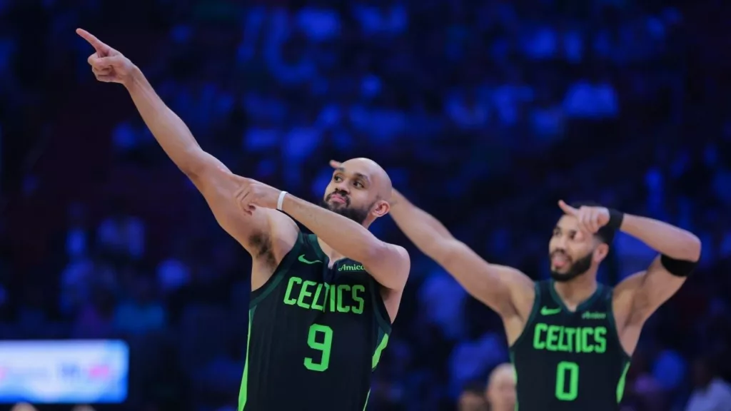 Derrick White record à 3 points