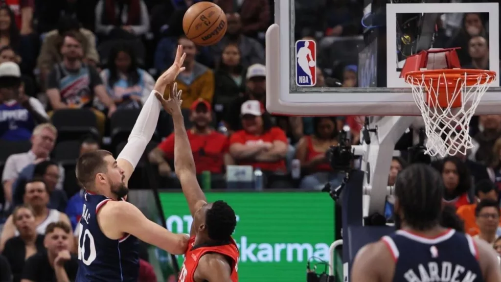 Ivica Zubac en triple double