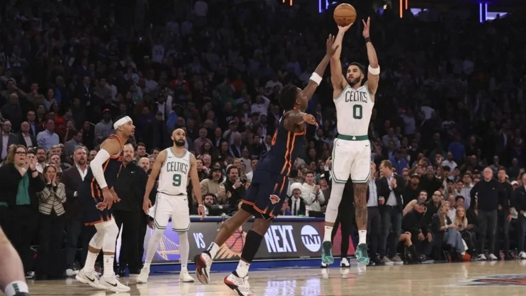 Tir au buzzer de Jayson Tatum