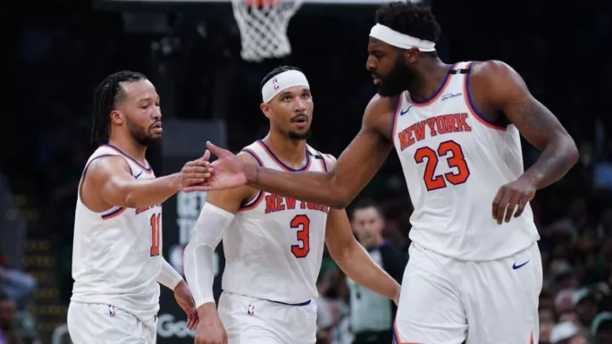 Mitchell Robinson titulaire