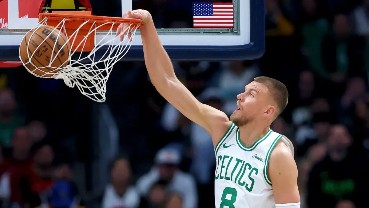 Kristaps Porzingis rejoint les Hawks