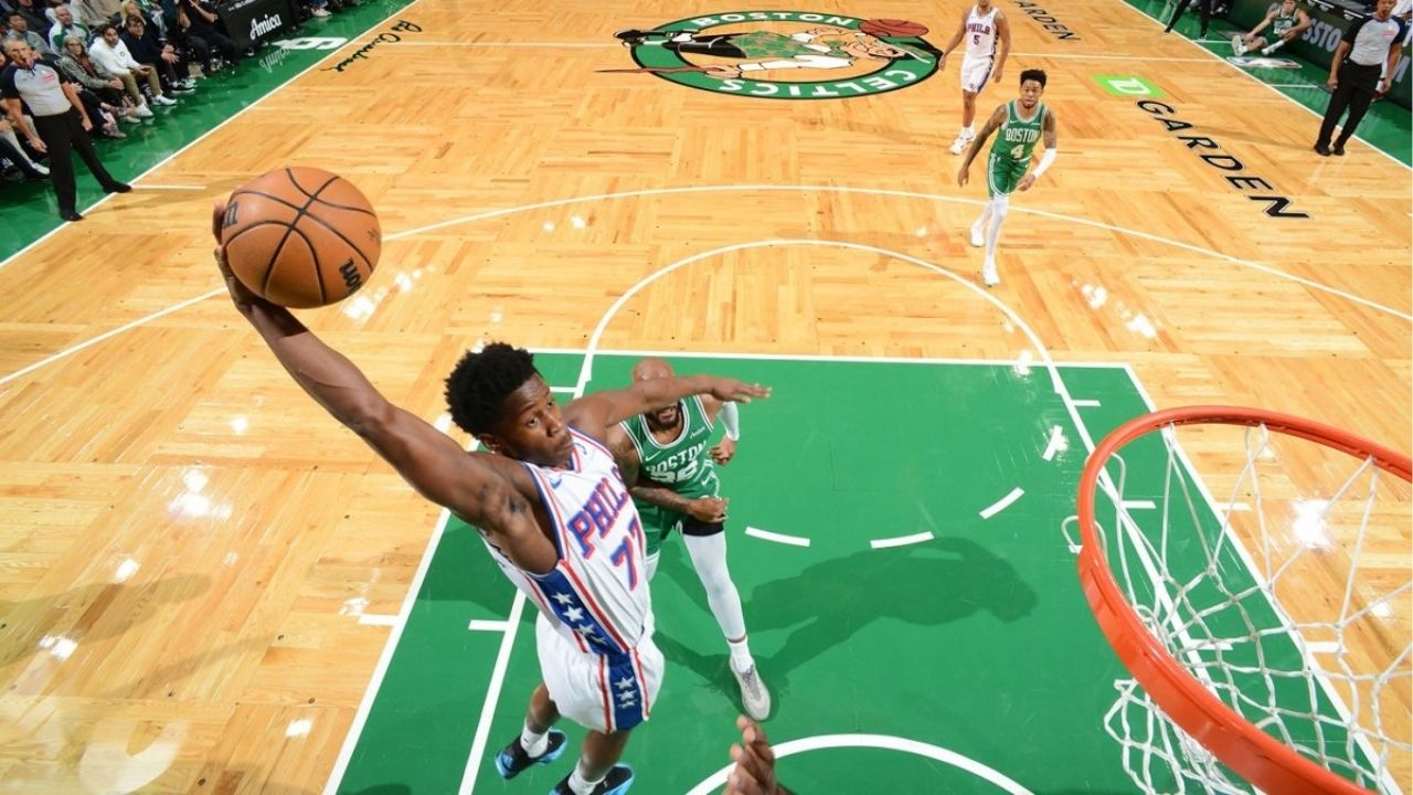VJ Edgecombe qui dunk contre Boston