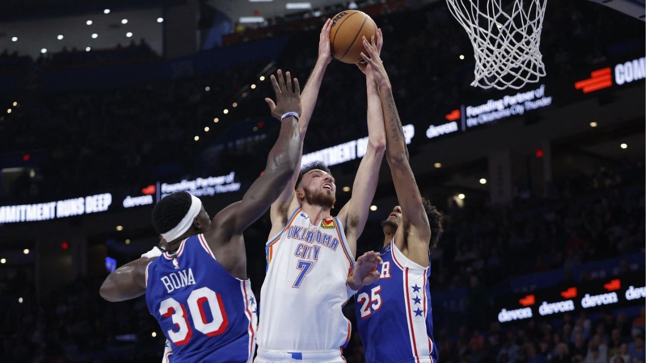 Chet Holmgren qui est contré