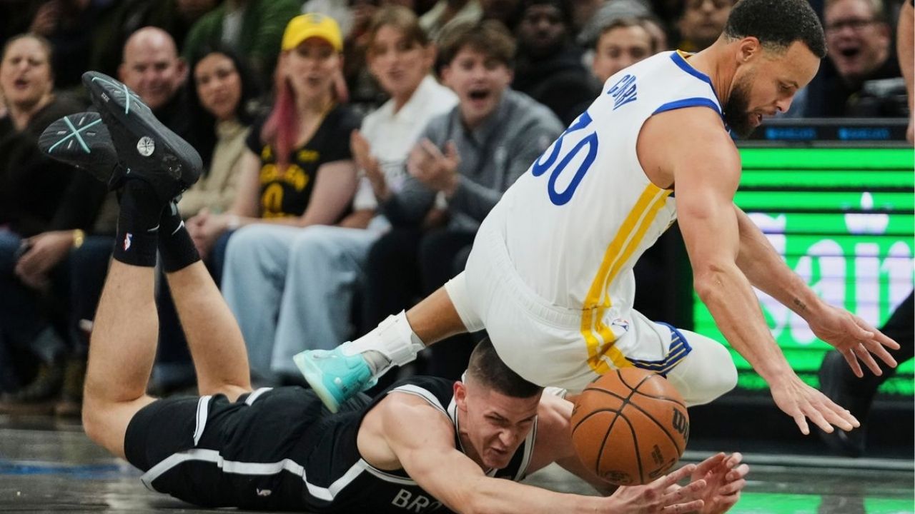 Stephen Curry par terre