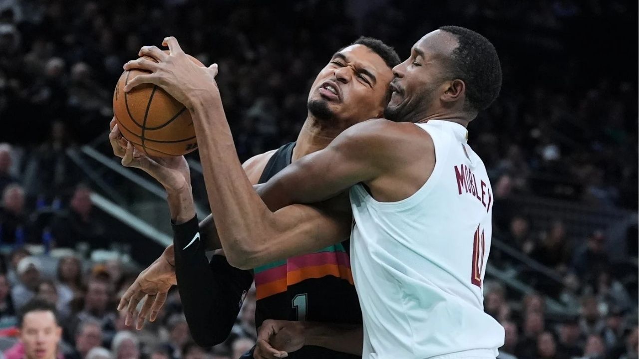 Victor Wembanyama vs Evan Mobley