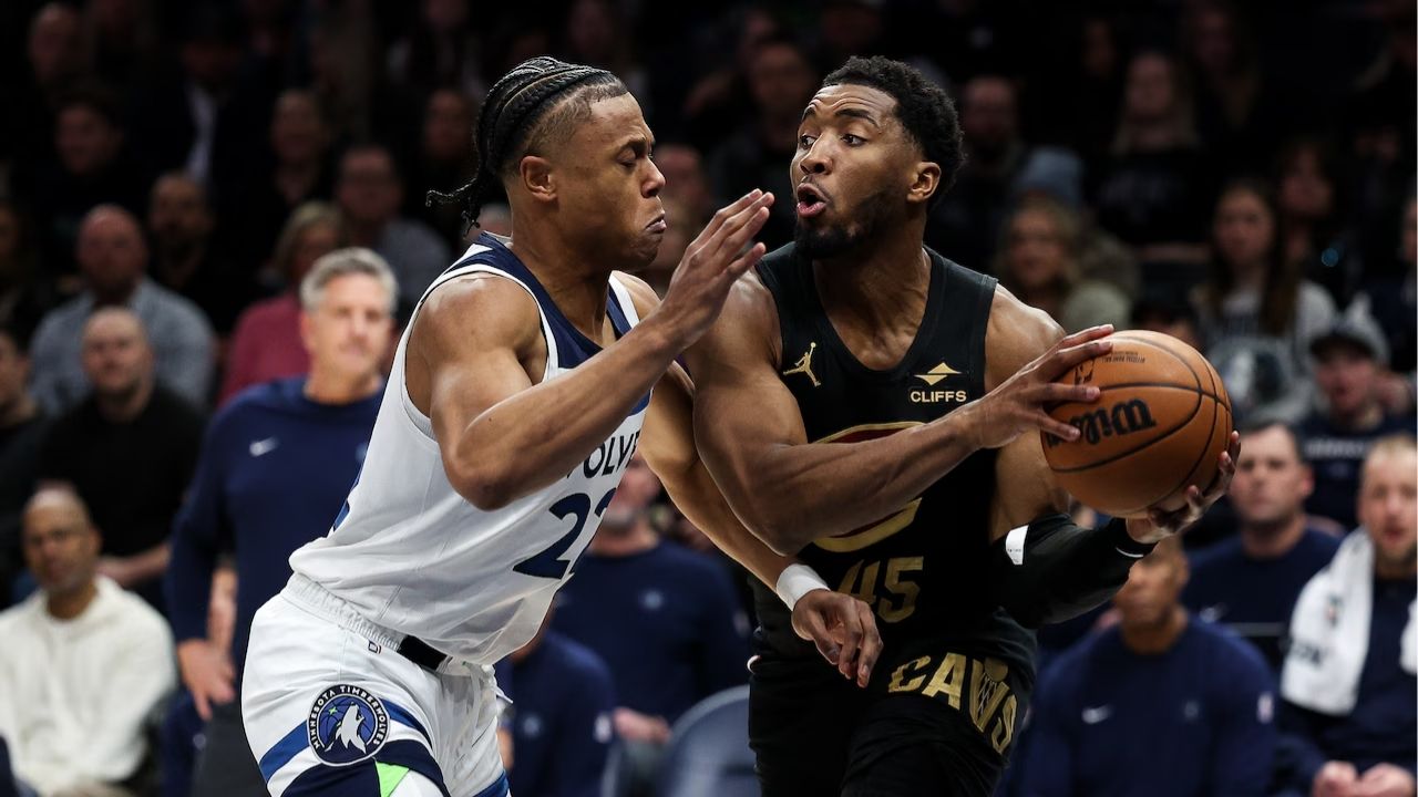 Jaylen Clark et Donovan Mitchell