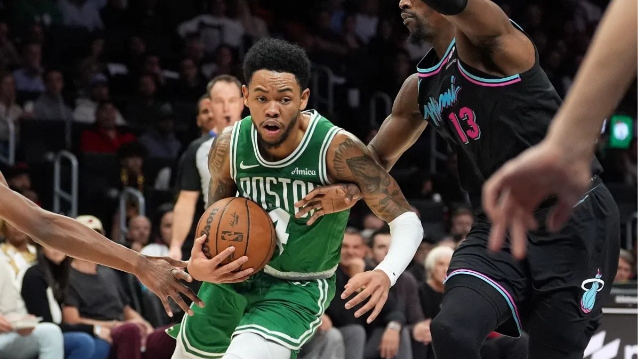 Anfernee Simons défendu par Bam Adebayo