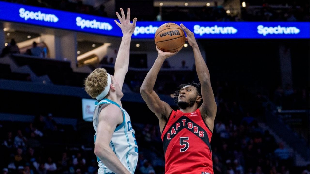 Immanuel Quickley plante un buzzer