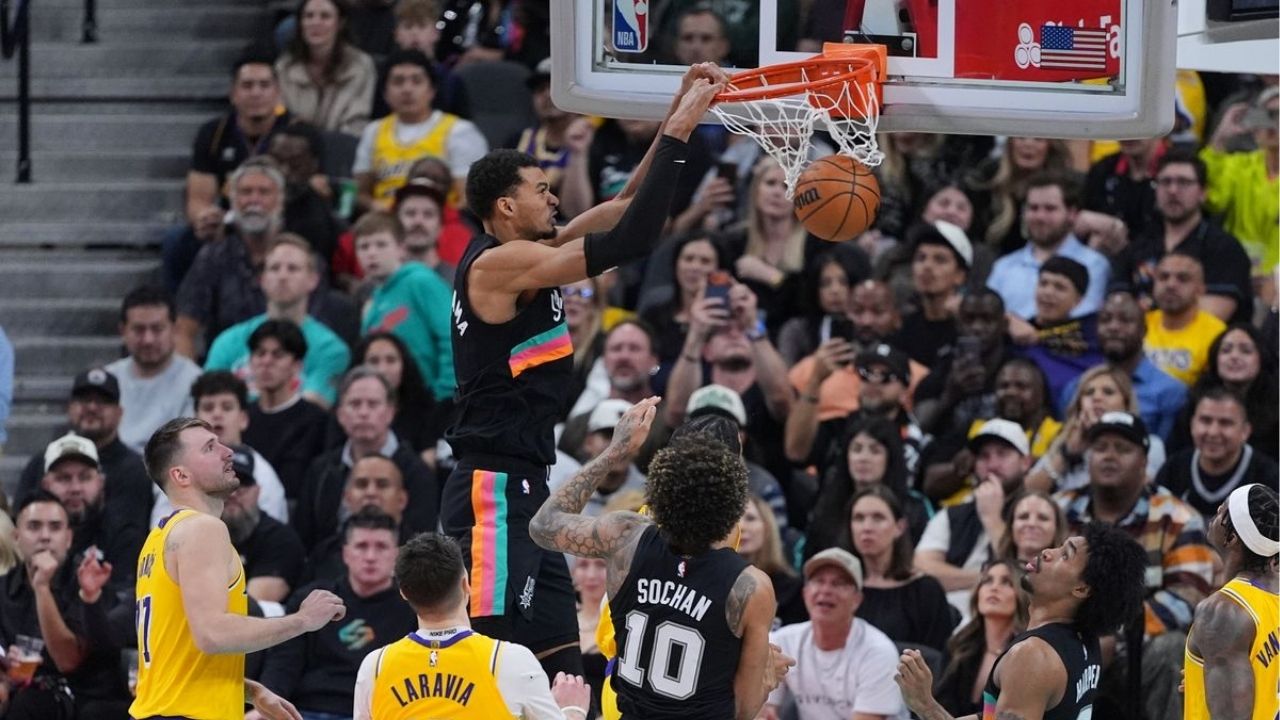 Dunk de Victor Wembanyama sur les Lakers