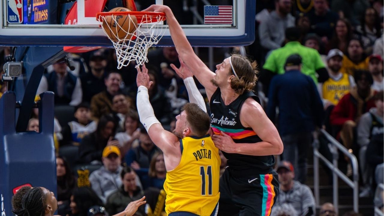 Kelly Olynyk dunk sur Potter