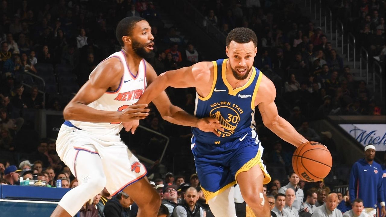 Mikal Bridges et Stephen Curry