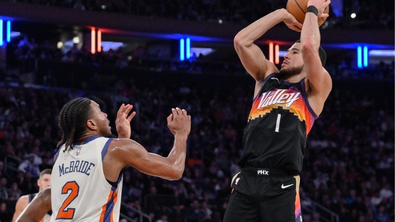 Miles McBride et Devin Booker