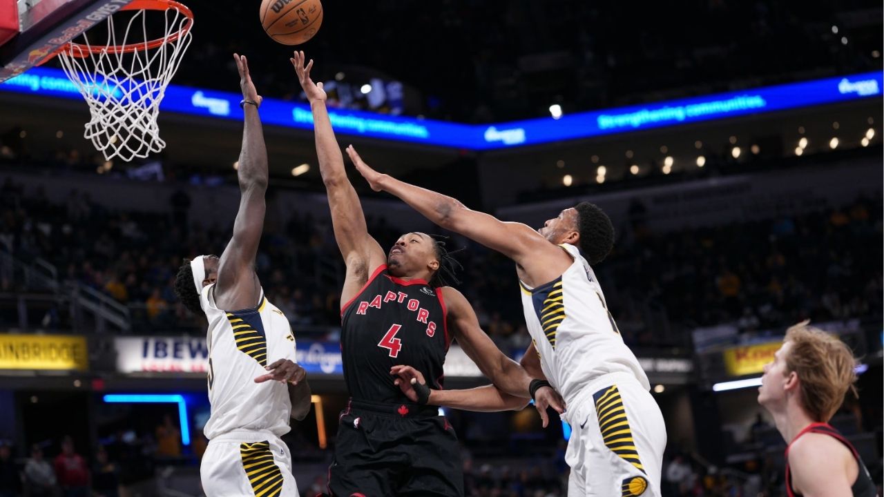Scottie Barnes contre la défense des Pacers