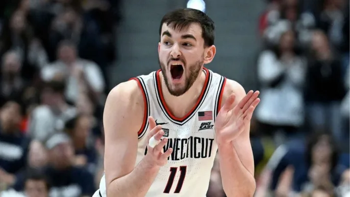 Alex Karaban UConn Huskies